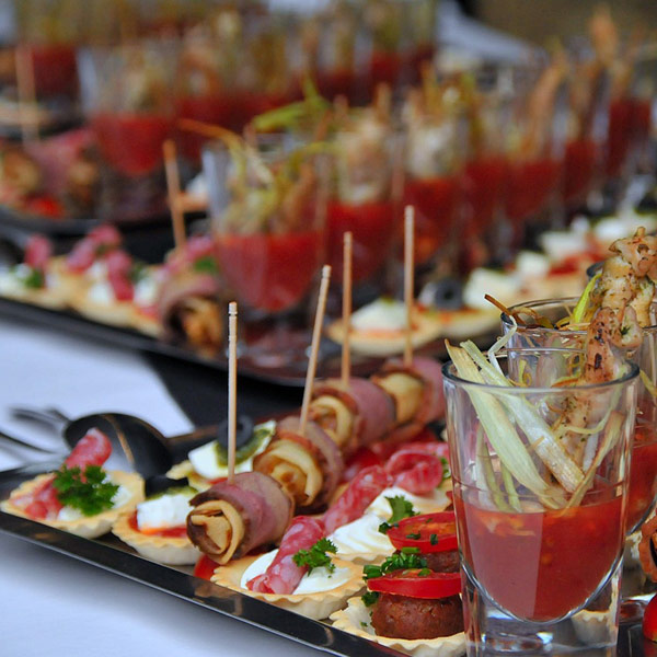 Catering op je trouwdag in Noord-Brabant: dit is helemaal hot